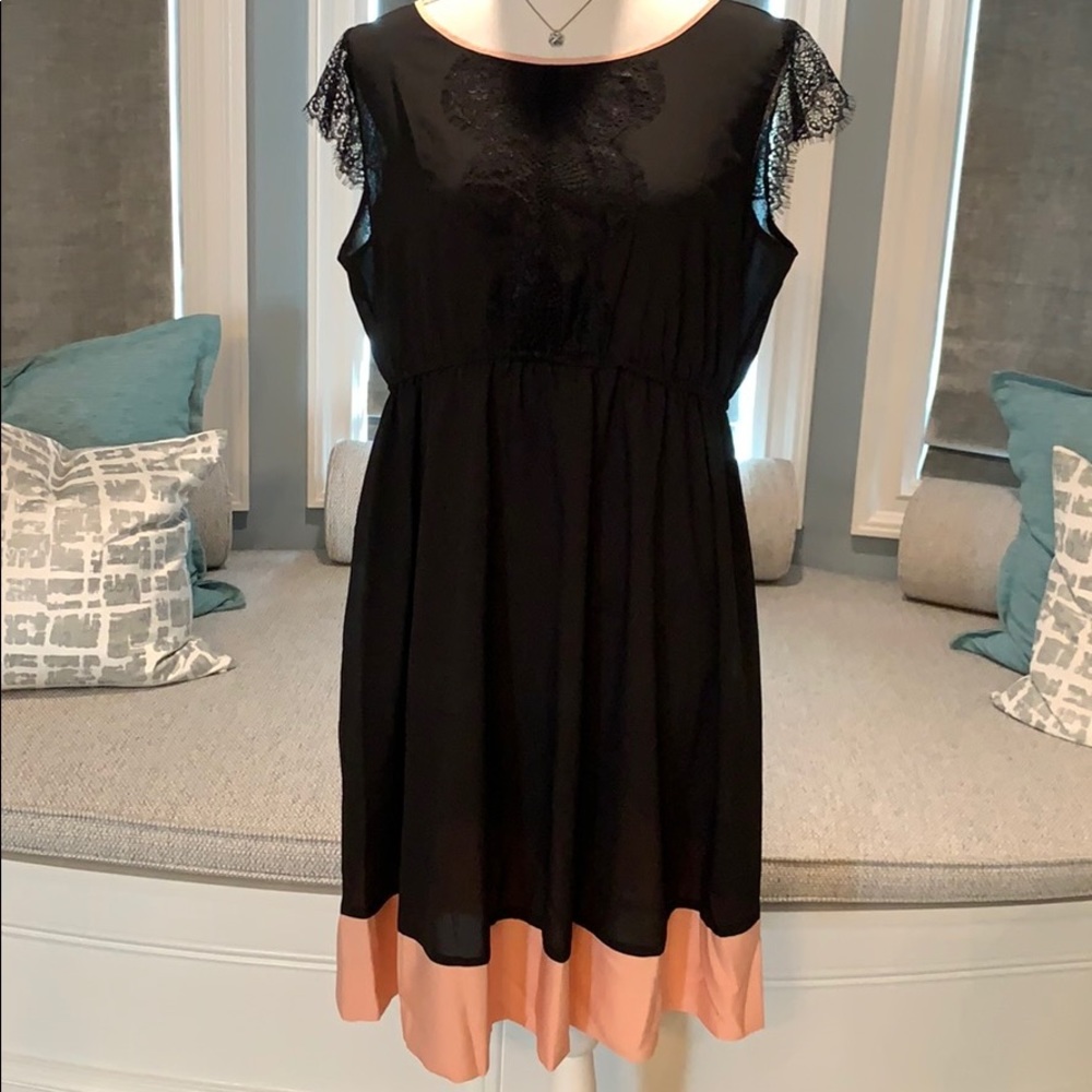 Maternity Dress, Momo Maternity, Large.  (LA)